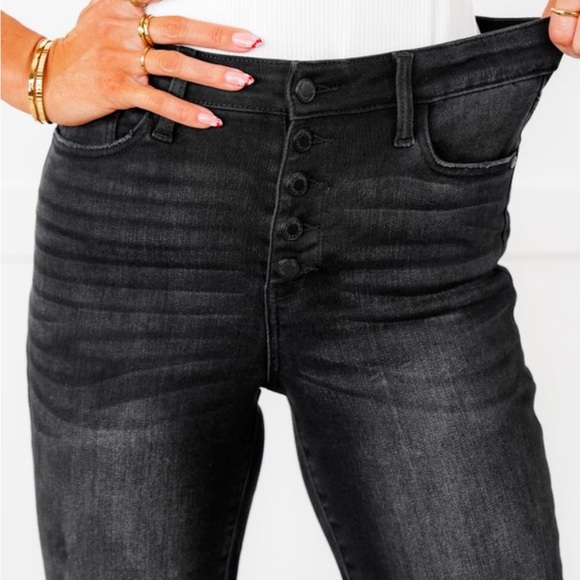 Judy Blue Black High Rise Distressed Raw Hem Cropped Wide Leg Jeans - Picture 5 of 6